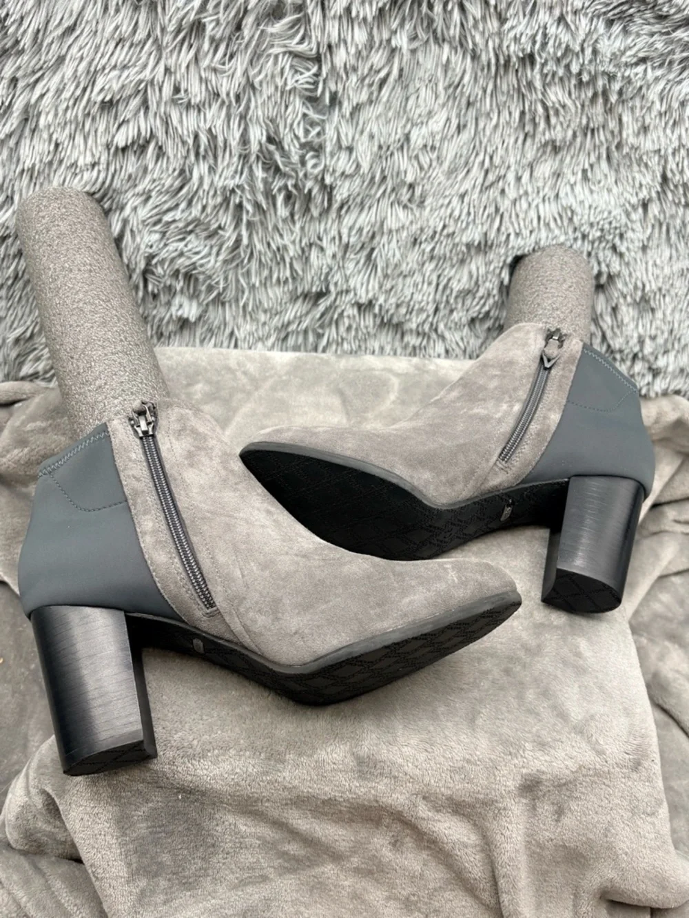 Vionic Boots Womens 9.5 Whitney Suede Neoprene Comfort Sole Heeled Ankle Gray